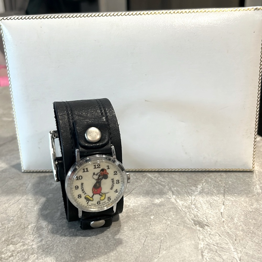 Vintage “Bradley” Walt Disney Mickey Mouse Watch (Working!)